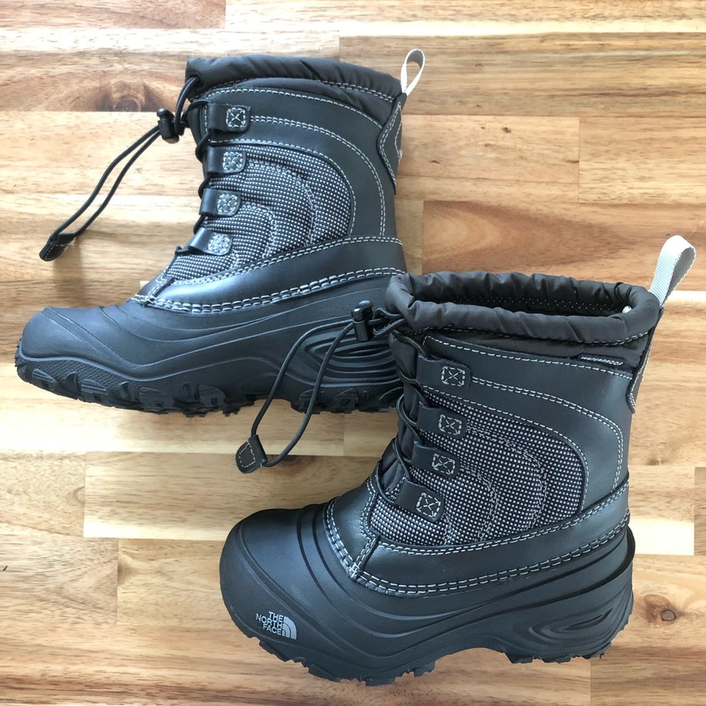 NEW, Northface Alpenglow Kids Snowboots, size 13